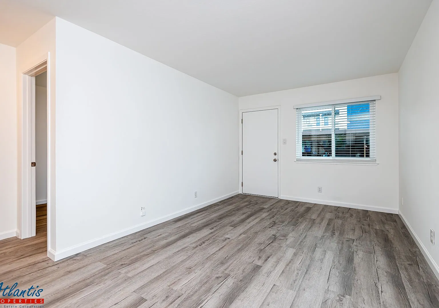 Main 449 — Photo 2