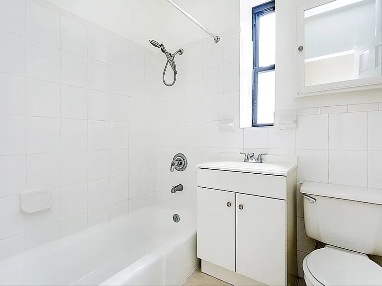 735 W 172nd St #B34 — Photo 6