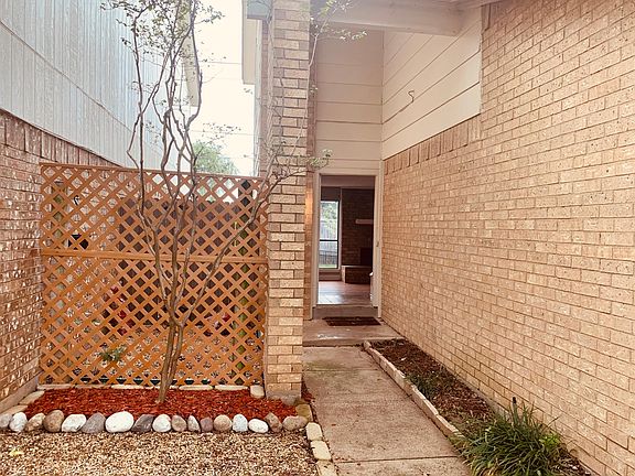 2nd image of 2905 Nova Dr