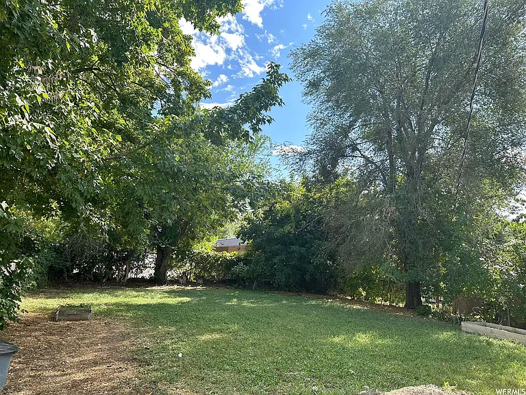 346 E Redondo Ave #1 — Photo 8