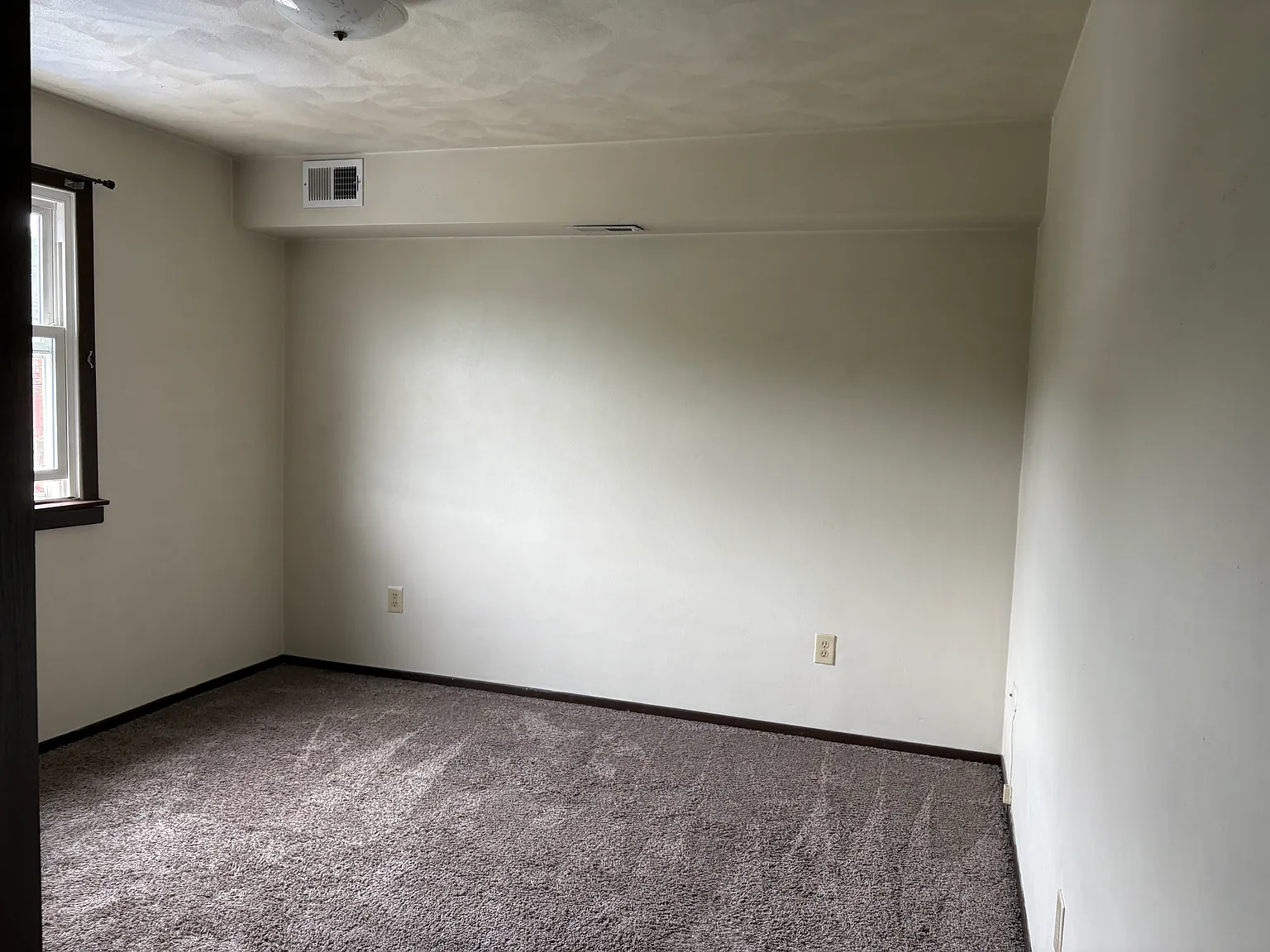 2 bed, 800 sqft, $1,150 — Photo 2