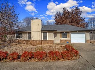 13 Kirkcaldy Dr, Bella Vista, AR 72715