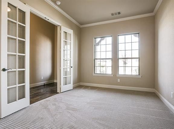 5th image of 110 Silvery Pine Ave