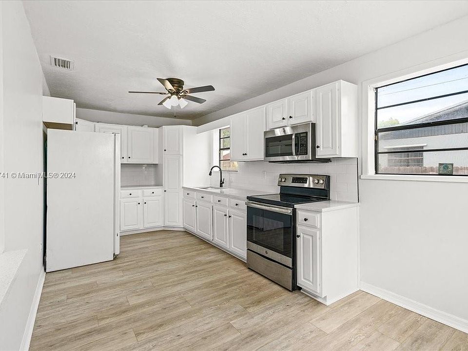 1st image of 406 SW 7th Ct