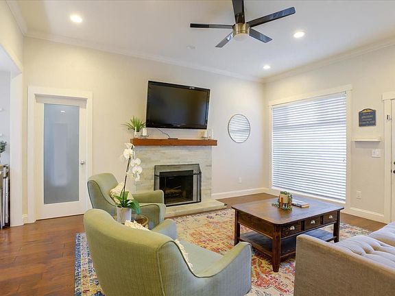 3rd image of 1431 Young St