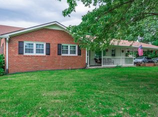 1050 Fleet Town Rd, Dickson, TN 37055