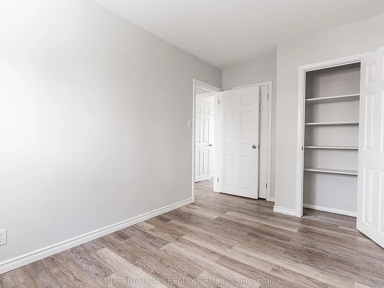 75 King Edward Ave — Photo 12
