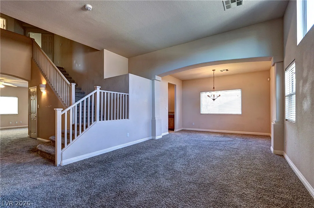 4 bed, 3.0 bath, 2715 sqft, $2,350 — Photo 4