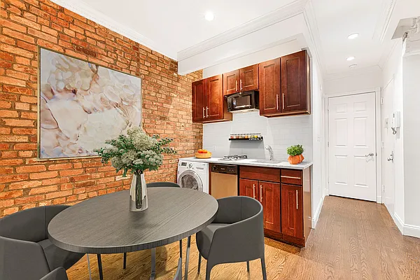 Rented by REAL New York | media 18