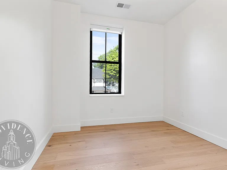 Blackstone Boulevard Residences — Photo 3