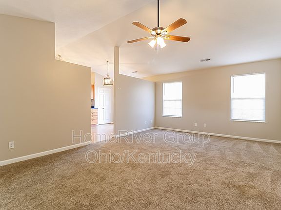 3rd image of 924 Hathaway Dr