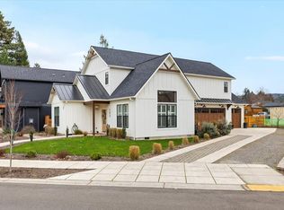 795 Bybee Dr, Jacksonville, OR