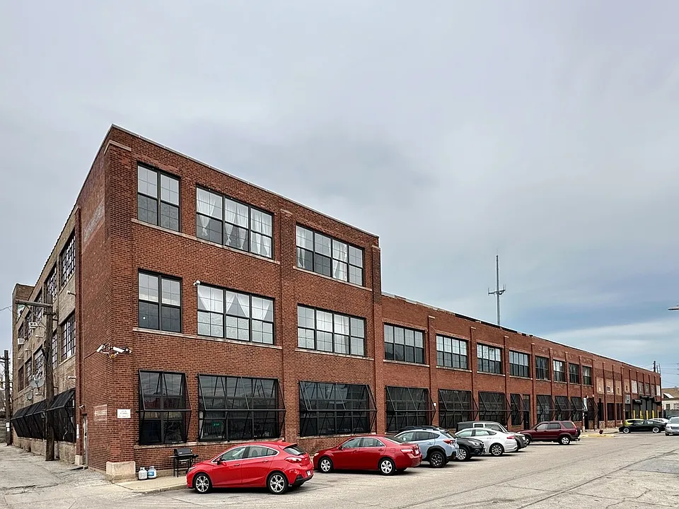 3124 W Carroll Ave #F3