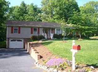 2815 Farmbrook Rd, Winston Salem, NC 27103