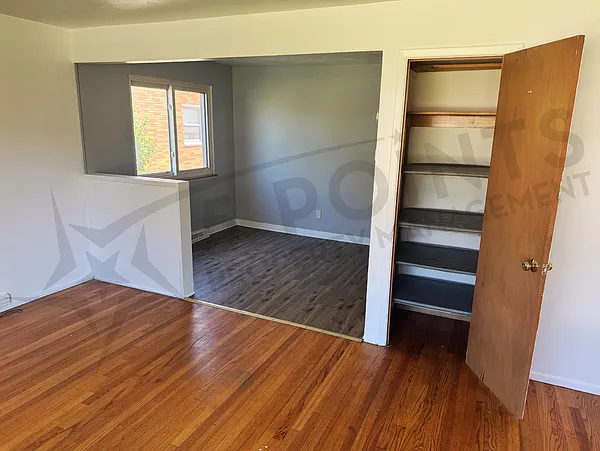 927 E 216th St #1 — Photo 35