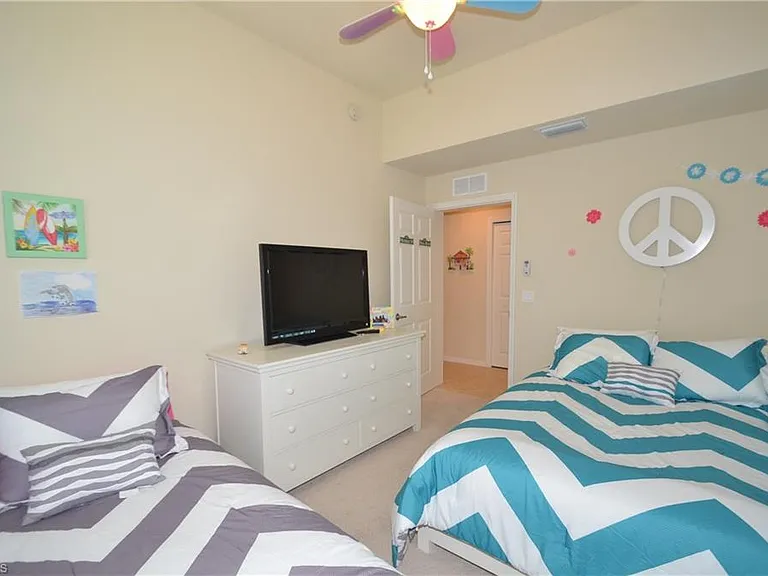 10572 Smokehouse Bay Dr #101 — Photo 17