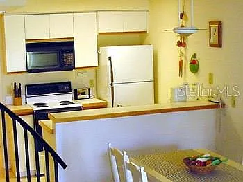 2 bed, 946 sqft, $6,500 — Photo 4