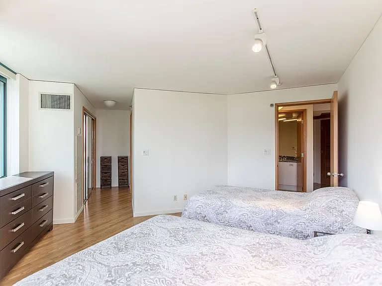 1888 Kalakaua Ave #903 — Photo 2