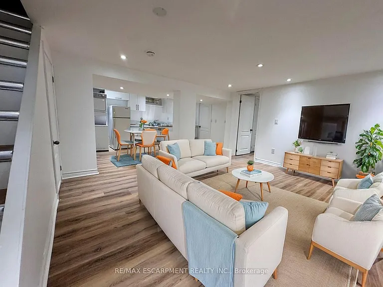 46 Plains Rd E #LOWER — Photo 5