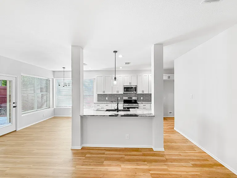 8906 Brae Ridge Dr — Photo 4