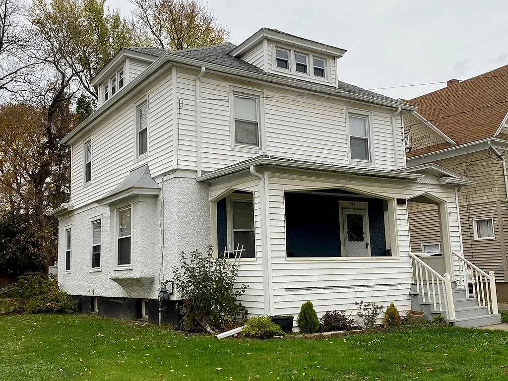 407 Race St photo 1