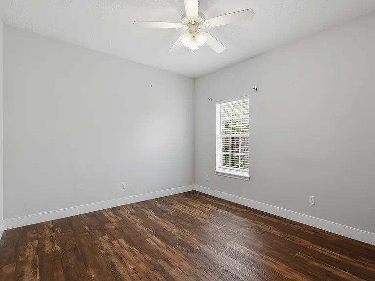 239 Navarro Dr — Photo 15