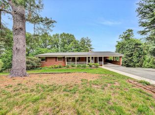 5519 Highfields Rd, Roanoke, VA 24018