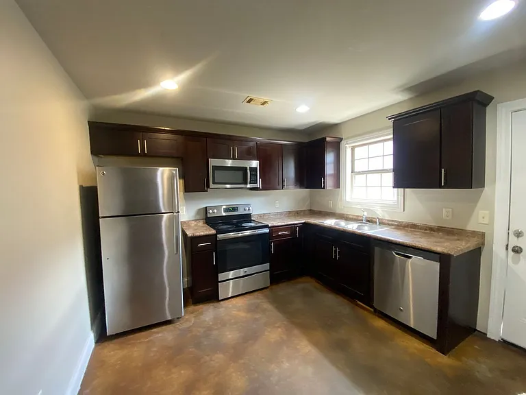 3812 Griffin St — Photo 6