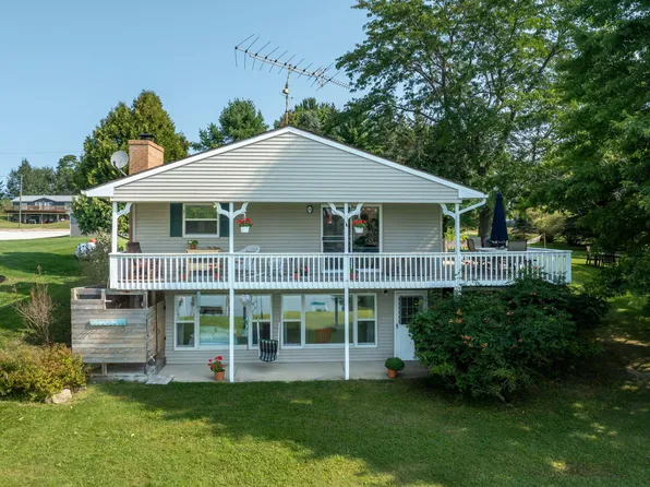 9370 Miramichi Dr, Evart, MI 49631