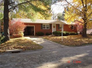 4705 Village Dr, Godfrey, IL 62035