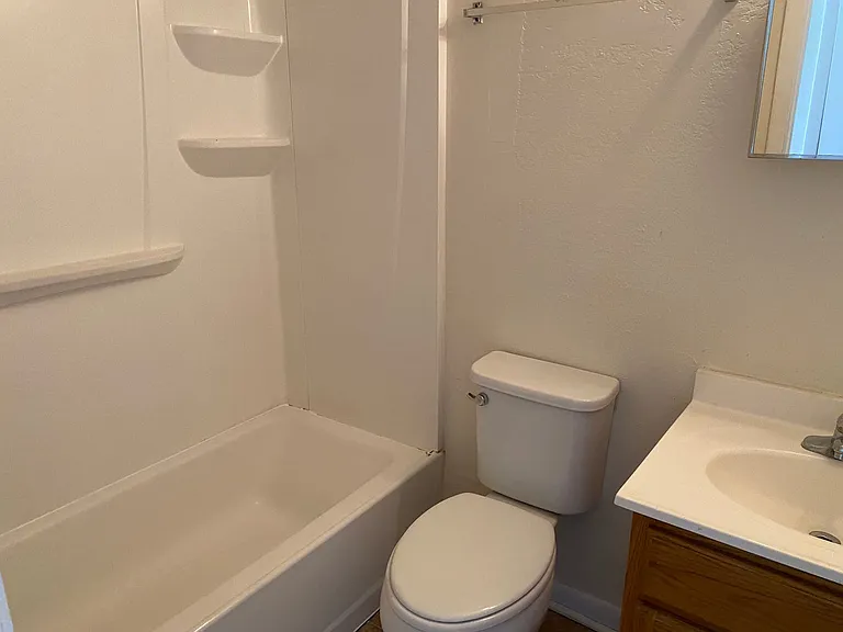 1030 W Walnut St — Photo 20