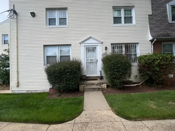 2820 Iverson St #94, Temple Hills, MD 20748