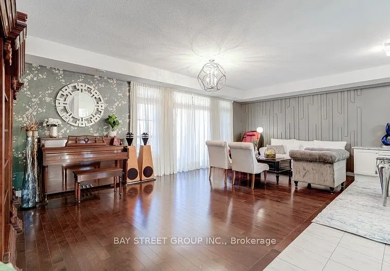 121 Luzon Ave — Photo 9
