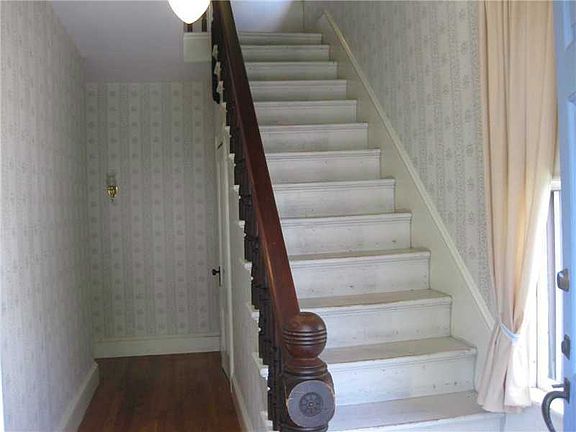 2nd image of 27 Brayton St