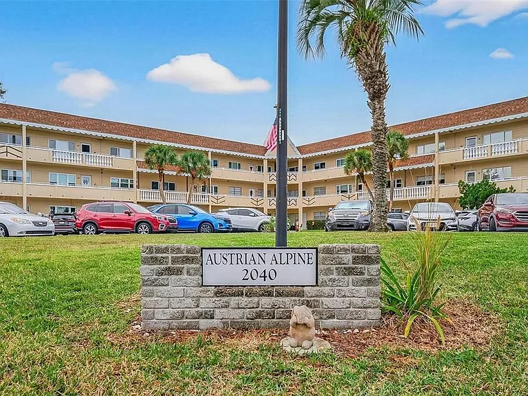 2040 World Parkway Blvd #34 — Photo 1