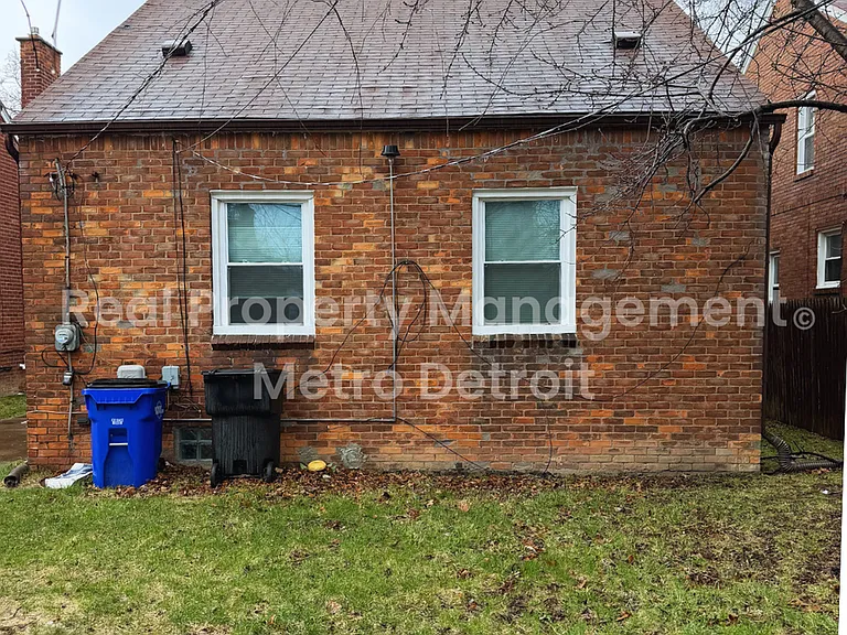 16210 Ferguson St — Photo 20