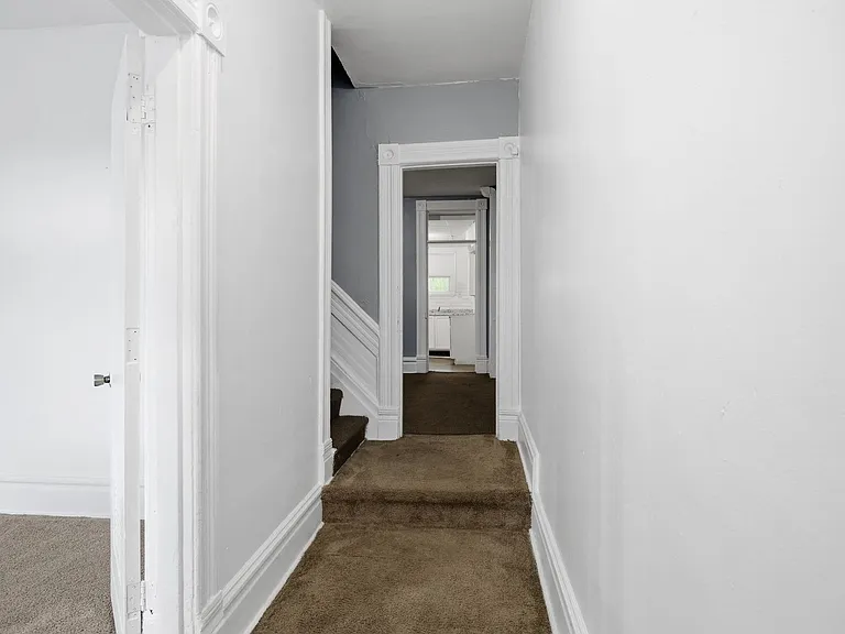 616 Lillian St — Photo 7