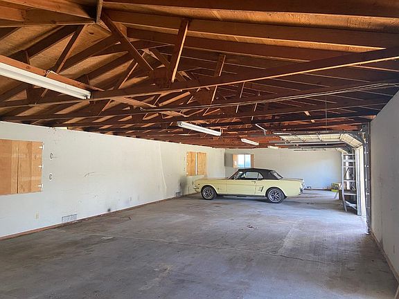 5th image of 238 Trevethan Ave