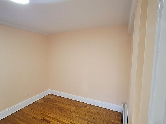 5th image of 52 Mansion Ave