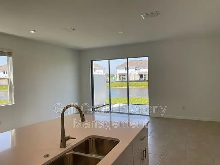5764 Haven Ter — Photo 7