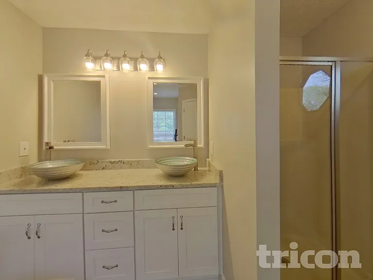530 N Oakland Cir — Photo 9