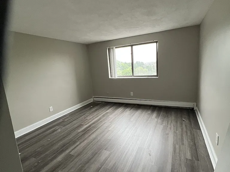 24 Whites Ave #63H — Photo 6