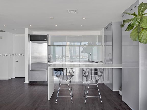 2nd image of 1040 Biscayne Blvd APT 2507