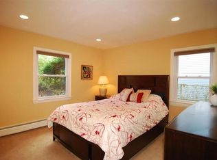 19 Elmwood Dr, Livingston, NJ 07039