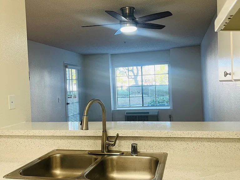 One park Apartments — Photo 30