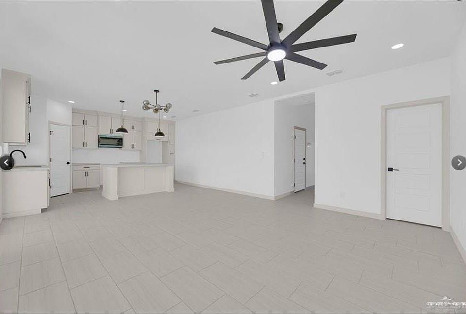 2nd image of 2313 Emily St