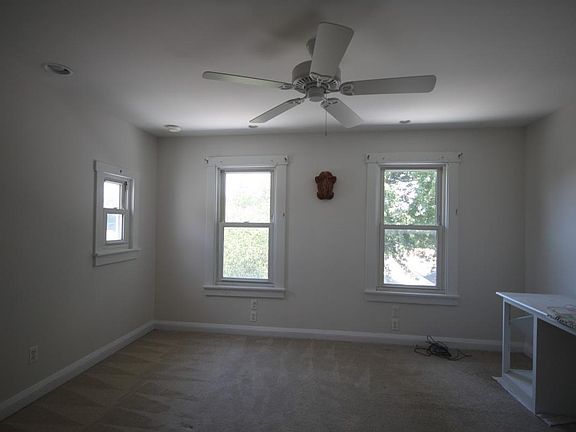 4th image of 4317 Jamieson Ave Floor 2