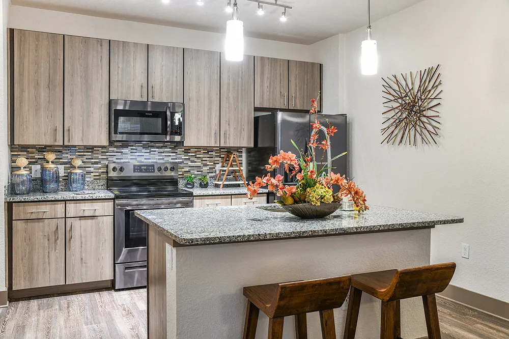 Centre Pointe Apartments — Photo 3