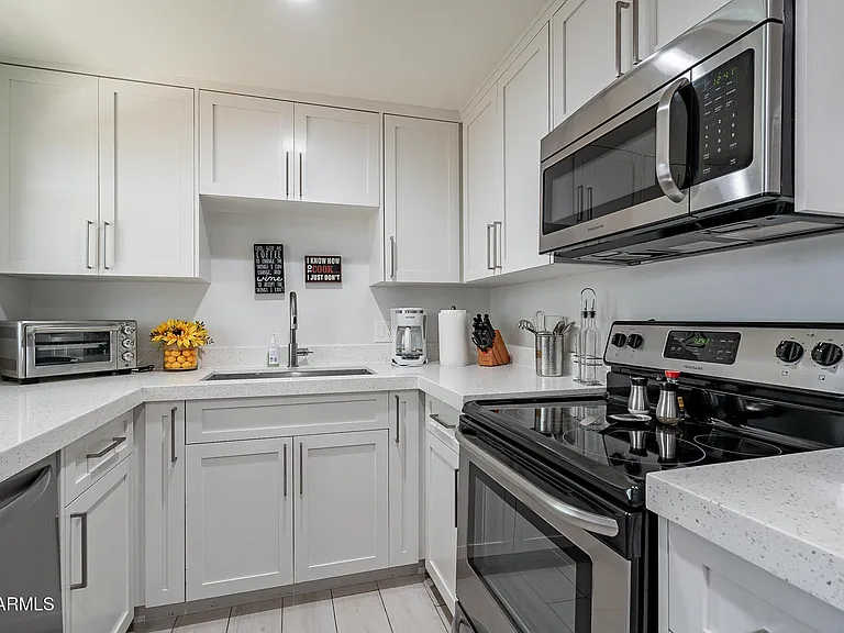 4351 N 36th St #3 — Photo 5