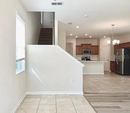 4 bed, 3.0 bath, 2013 sqft, $2,750 — Photo 4